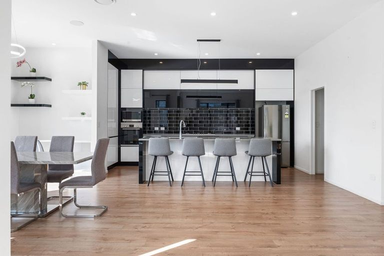 Photo of property in 12 Paiaka Place, Rototuna North, Hamilton, 3210