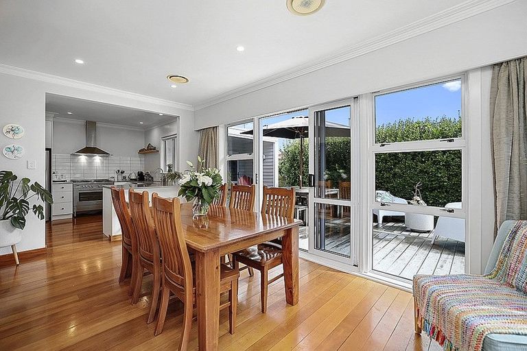 Photo of property in 120 Carrington Street, Lower Vogeltown, New Plymouth, 4310