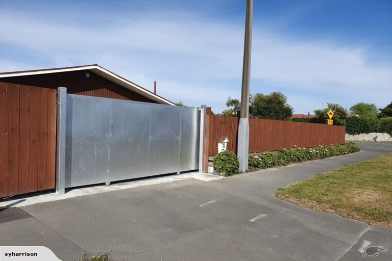 Photo of property in 1/77 Memorial Avenue, Ilam, Christchurch, 8053