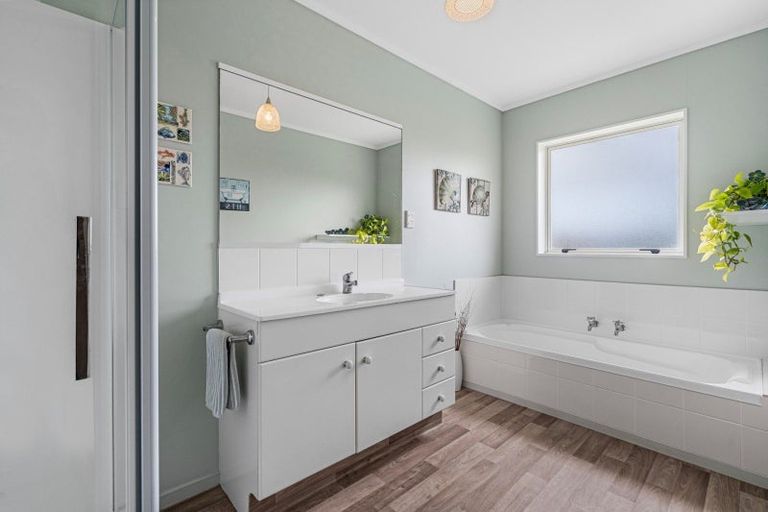 Photo of property in 226 Waitaha Road, Welcome Bay, Tauranga, 3112