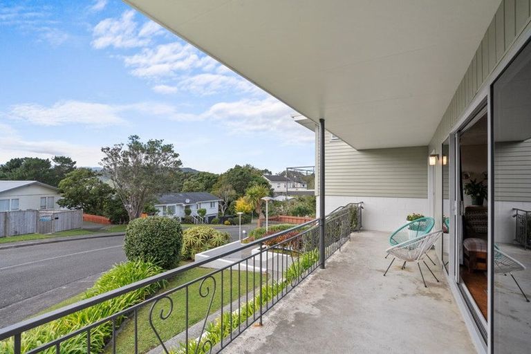 Photo of property in 2 Rondane Place, Tirohanga, Lower Hutt, 5010