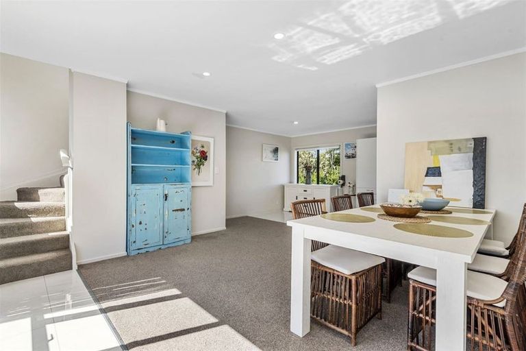 Photo of property in 1/5 John Jennings Drive, Oteha, Auckland, 0632