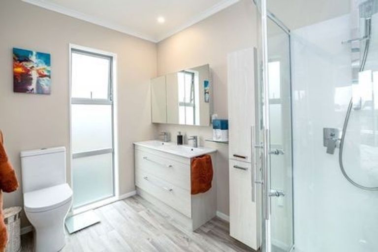 Photo of property in 15a Esther Street, Martinborough, 5711