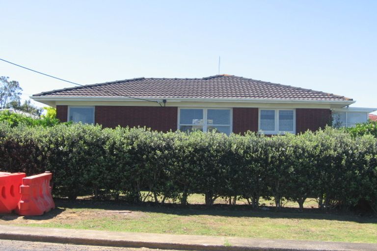 Photo of property in 3/7 Sudan Avenue, Milford, Auckland, 0620