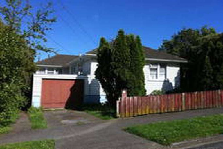 Photo of property in 14 Durham Street, Cannons Creek, Porirua, 5024