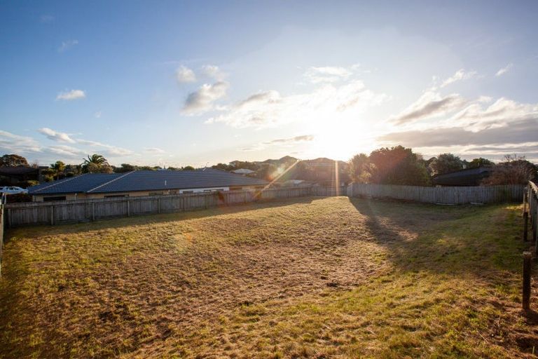 Photo of property in 5 Datum Way, Paraparaumu, 5032