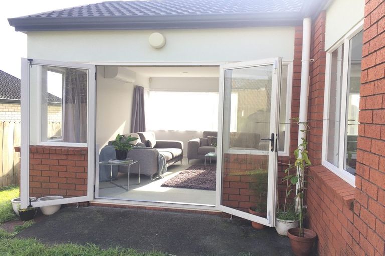 Photo of property in 6 Blueridge Close, Sunnyvale, Auckland, 0612