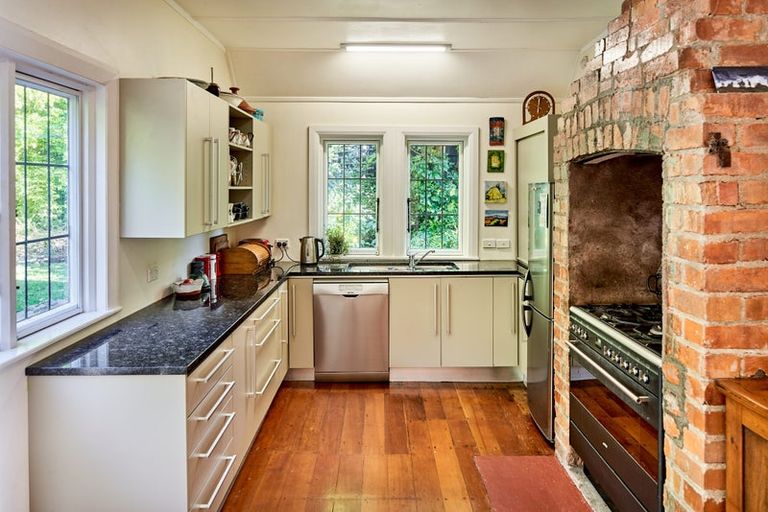 Photo of property in 41 Kotari Road, Days Bay, Lower Hutt, 5013