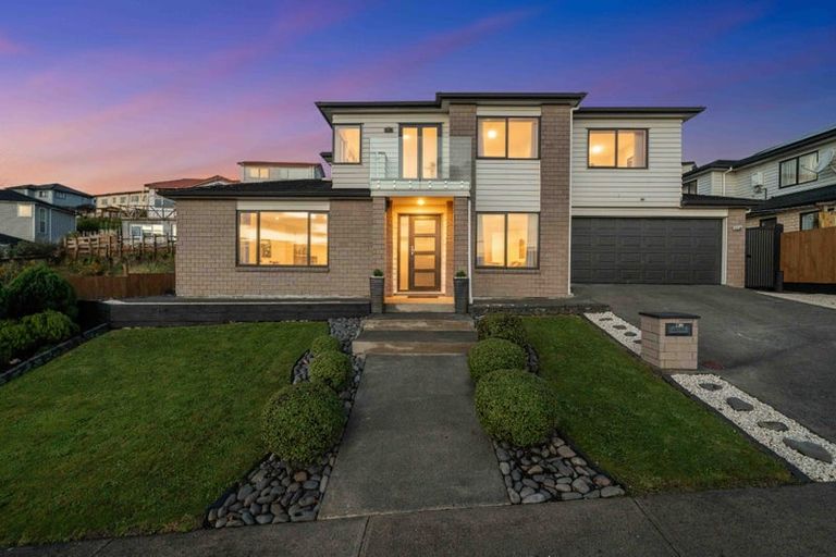 Photo of property in 19 Kereru Rise, Papakura, 2110