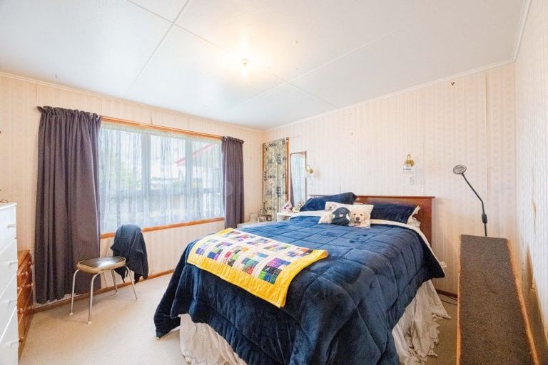 Photo of property in 25 Bennett Street, Waipawa, 4210