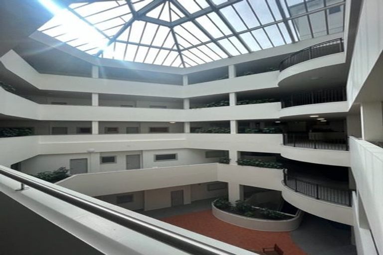 Photo of property in Stadium Garden Flats, 314/107 Thorndon Quay, Pipitea, Wellington, 6011