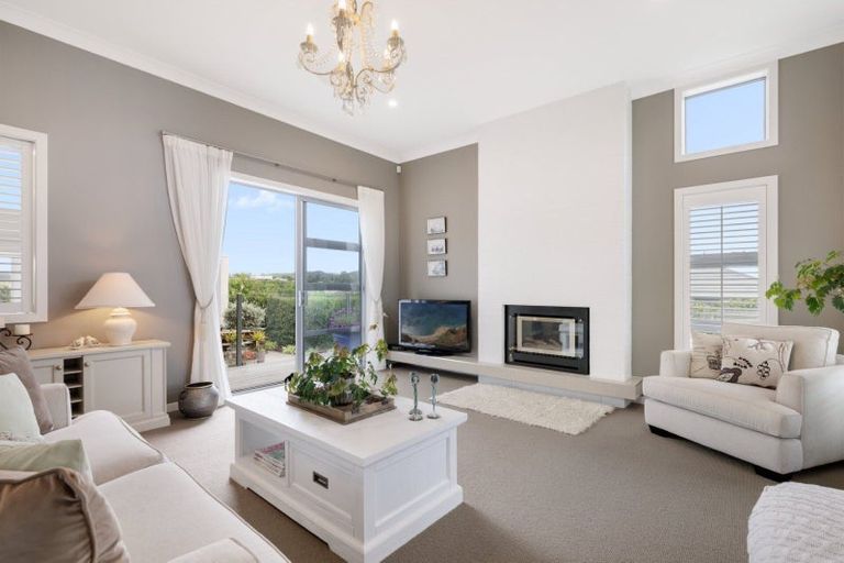 Photo of property in 16 Rexford Heights, Pyes Pa, Tauranga, 3112