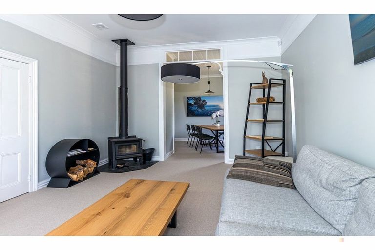 Photo of property in 43 Rhodes Street, Waimate, 7924