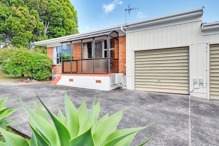 Photo of property in 1/17 Captain Scott Road, Glen Eden, Auckland, 0602
