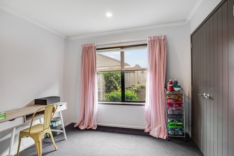 Photo of property in 16 Trauzer Place, Flagstaff, Hamilton, 3210