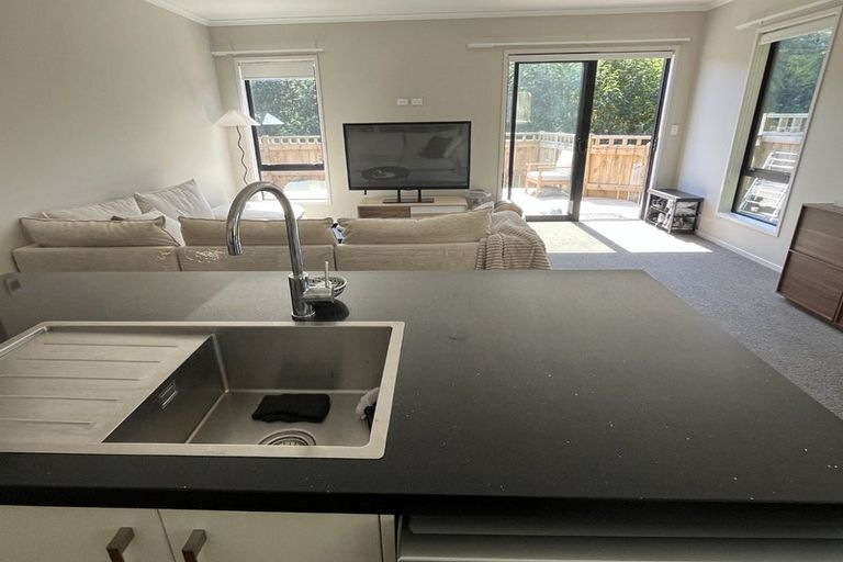 Photo of property in 23e Heta Road, Highlands Park, New Plymouth, 4312