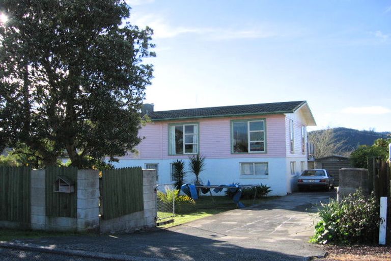 Photo of property in 3 North Road, Kawakawa, 0210