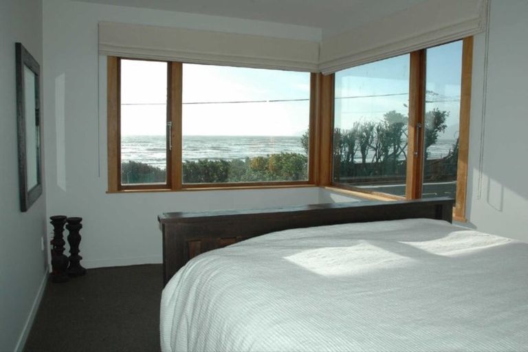 Photo of property in 106 The Parade, Paekakariki, 5034