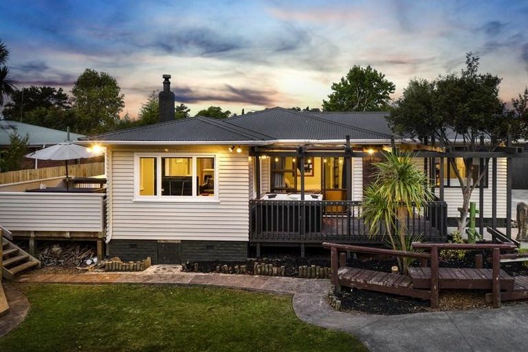 Photo of property in 63 Kaurilands Road, Titirangi, Auckland, 0604