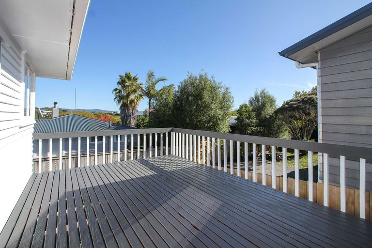 Photo of property in 29 Sylvan Crescent, Te Atatu South, Auckland, 0610