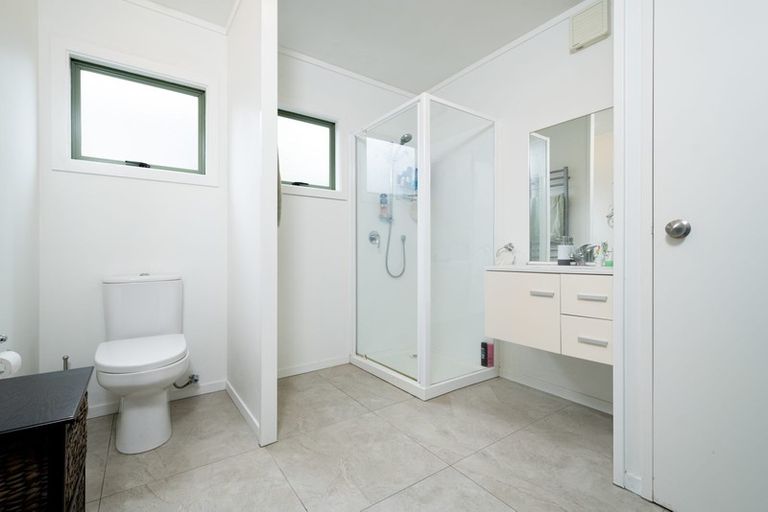 Photo of property in 1/39 Vina Place, Massey, Auckland, 0614