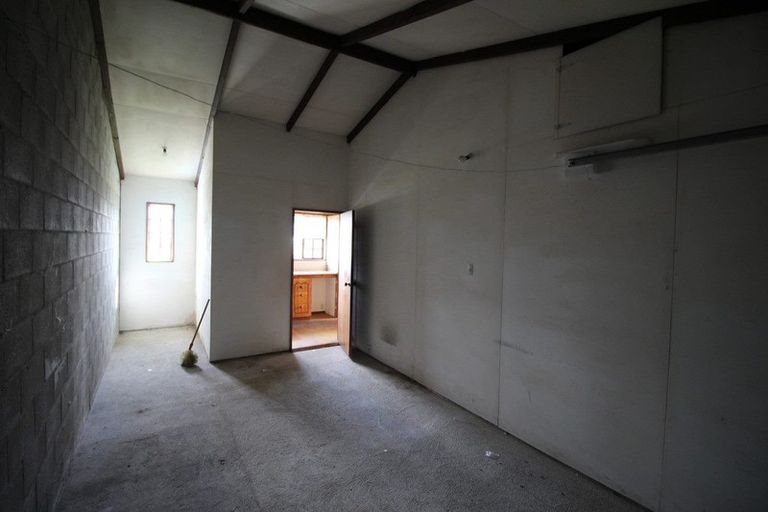 Photo of property in 12 Ashworth Street, Alexandra, 9320