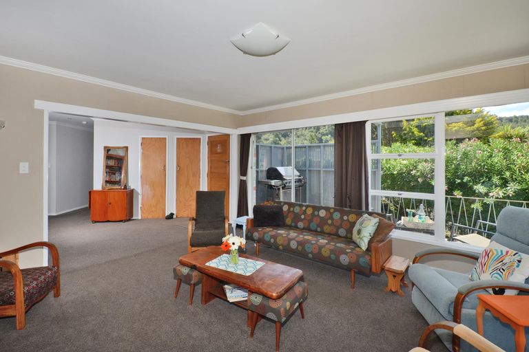 Photo of property in 6 Paratai Crescent, Woodhill, Whangarei, 0110