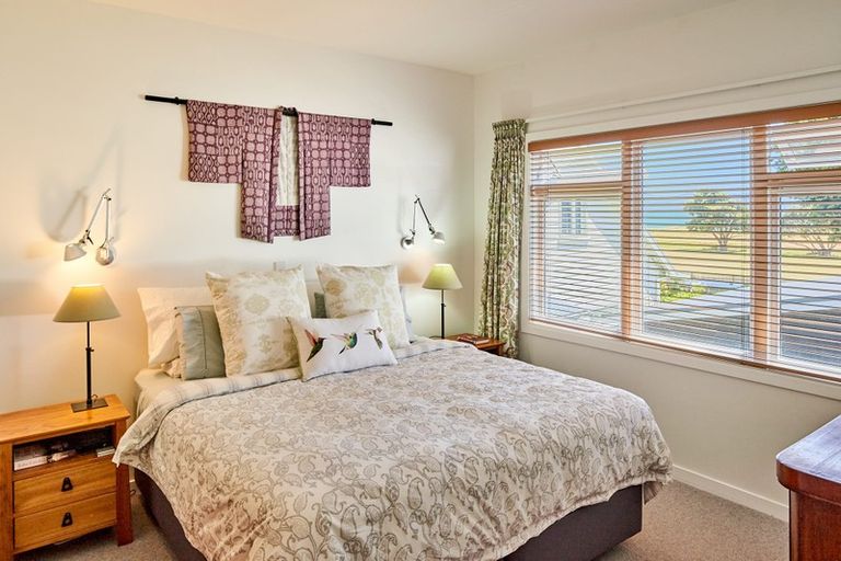 Photo of property in 25 Marine Parade, Eastbourne, Lower Hutt, 5013