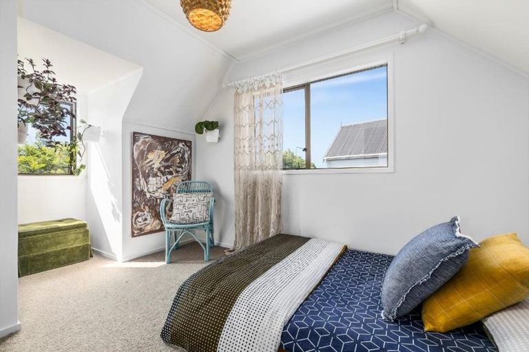 Photo of property in 2/208 Rangatira Road, Beach Haven, Auckland, 0626