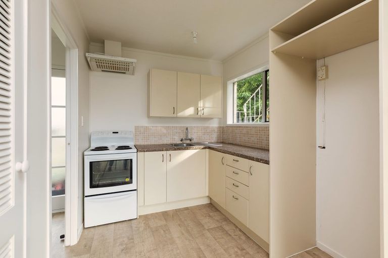 Photo of property in 2/28 Copley Street, New Lynn, Auckland, 0600