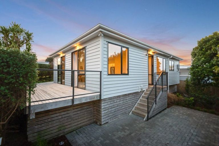 Photo of property in 14 Fordham Street, Beach Haven, Auckland, 0626
