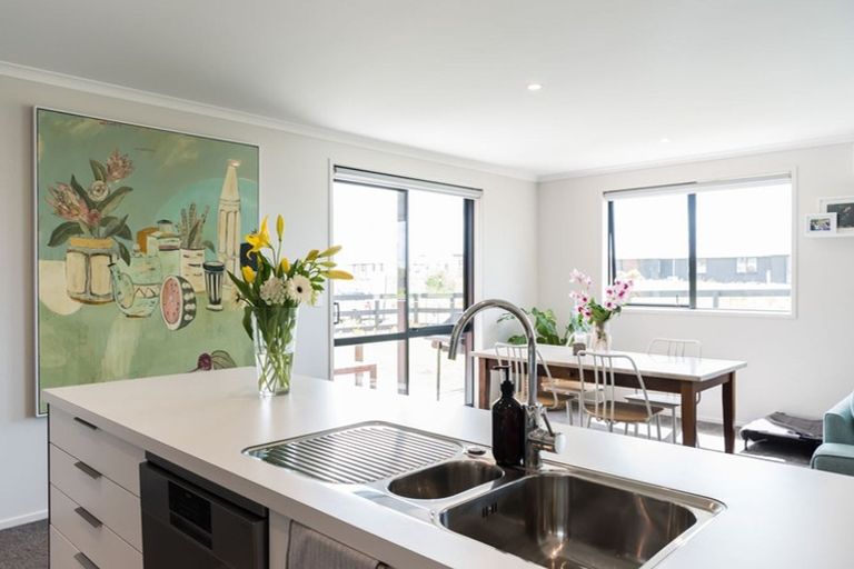 Photo of property in 10 Waimanu Place, Ruakaka, 0116