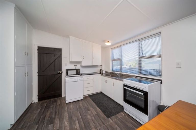 Photo of property in 154 Miranda Street, Stratford, 4332