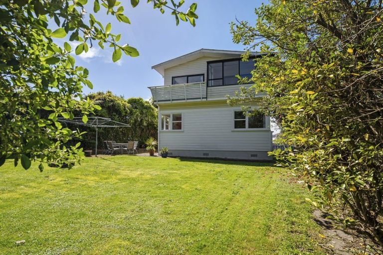 Photo of property in 13 Tirita Street, Kawaha Point, Rotorua, 3010