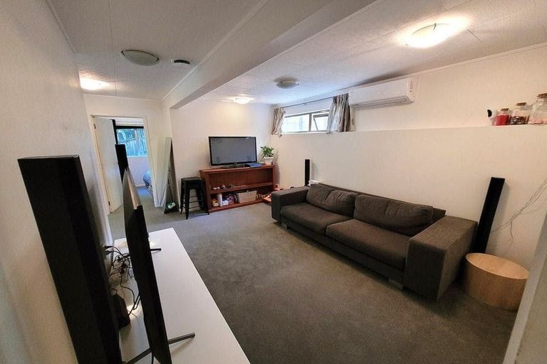Photo of property in 69 Lynn Road, Bayview, Auckland, 0629