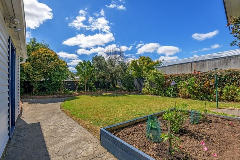 Photo of property in 17 Milverton Avenue, Hokowhitu, Palmerston North, 4410