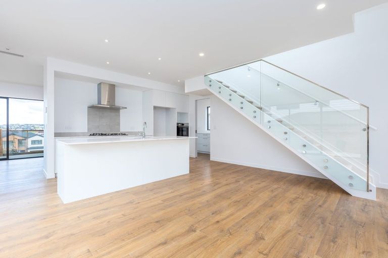 Photo of property in 9 Kumukumu Road, Long Bay, Auckland, 0630