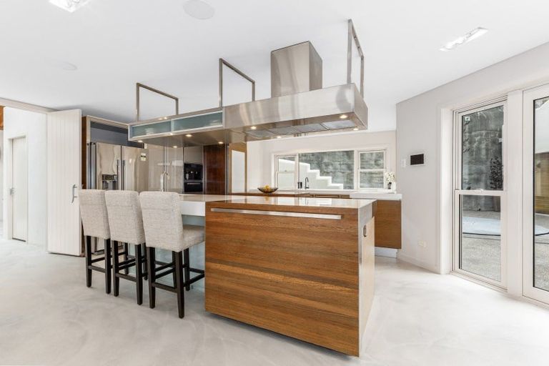 Photo of property in 66 Onslow Road, Khandallah, Wellington, 6035