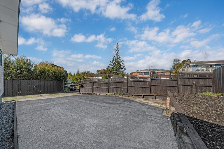 Photo of property in 6 Aplin Place, Birkdale, Auckland, 0626