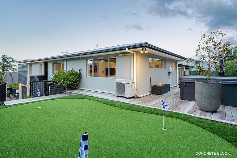 Photo of property in 19a Hyde Road, Rothesay Bay, Auckland, 0630