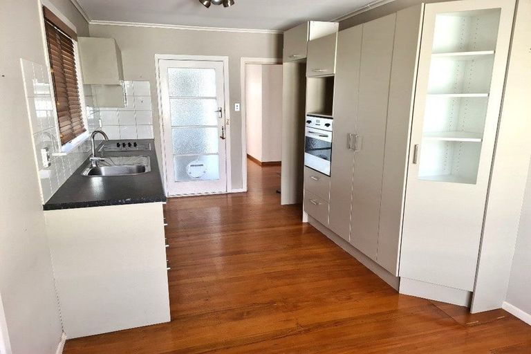 Photo of property in 11 William Souter Street, Forrest Hill, Auckland, 0620