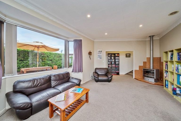 Photo of property in 31 Tiverton Crescent, Whalers Gate, New Plymouth, 4310