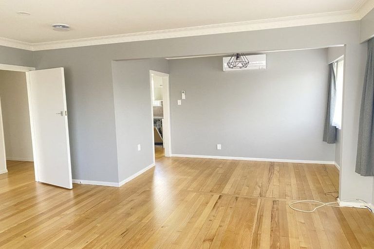 Photo of property in 100 Triangle Road, Massey, Auckland, 0614