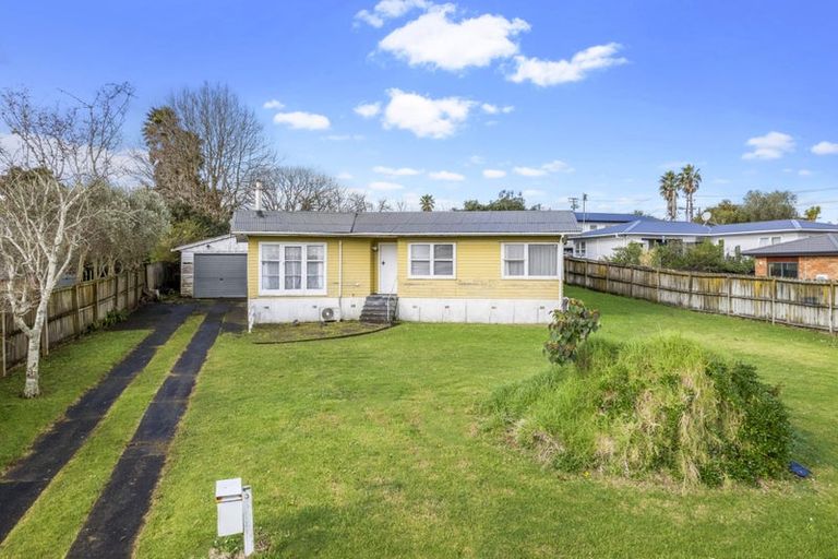 Photo of property in 3 Gill Avenue, Te Atatu Peninsula, Auckland, 0610