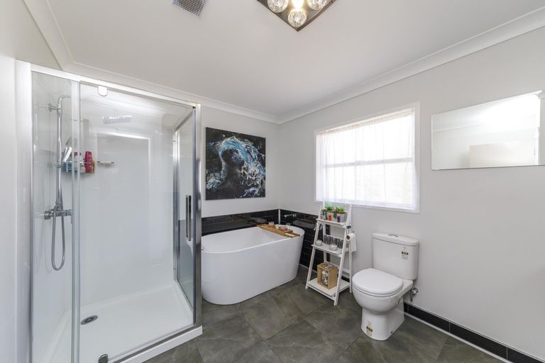 Photo of property in 6 Tabak Crescent, Takaro, Palmerston North, 4412