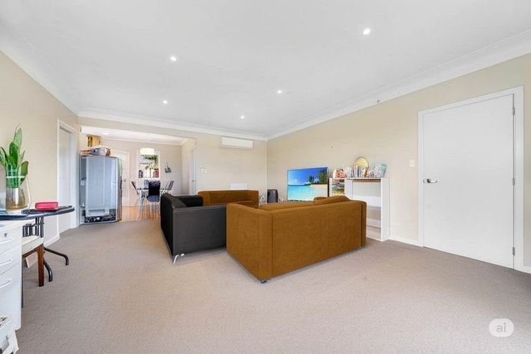 Photo of property in 582 Massey Road, Mangere, Auckland, 2022