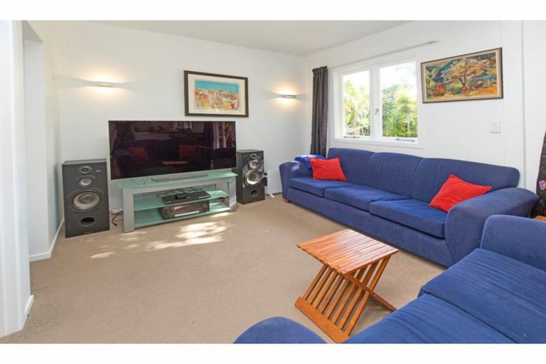 Photo of property in 49 Langton Road, Stanmore Bay, Whangaparaoa, 0932