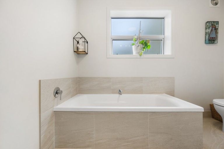 Photo of property in 16 Missy Crescent, Mount Pisa, Cromwell, 9383