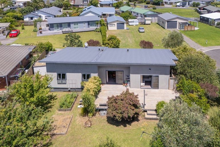Photo of property in 5 Rena Place, Whitianga, 3510