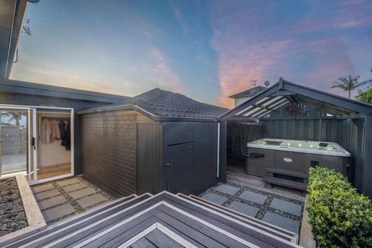 Photo of property in 32b Takutai Avenue, Bucklands Beach, Auckland, 2012